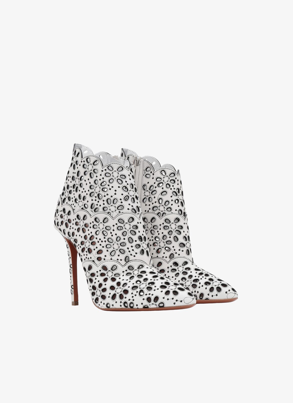 Low boots ALAÏA WHITE/BLACK LOW BOOTS